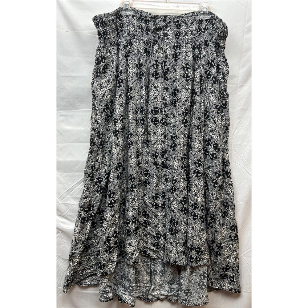 Torrid Black and White High Low Maxi Skirt Women's Plus Size 5 Paisley Boho